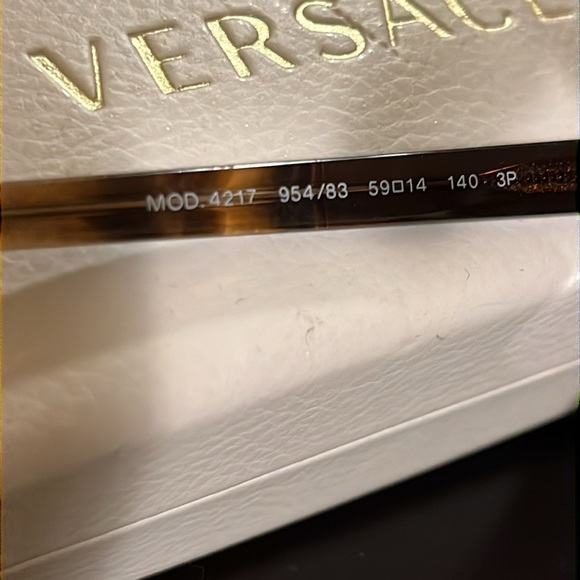 Versace Havana brown polarized sunglasses case & cleaning cloth. Minor scratches - Picture 4 of 9